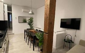 Cool/Soho Style Apt Para 9Pax C/Luciente